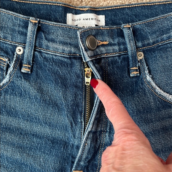 Good American Denim Shorts - Picture 2 of 6